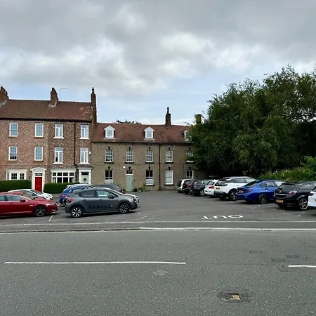 Priory Escape Apartmán *